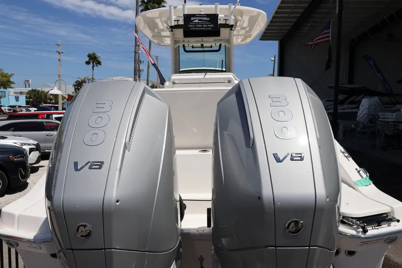 Slide: The Image of Boston Whaler 280 Dauntless 2026 - 6