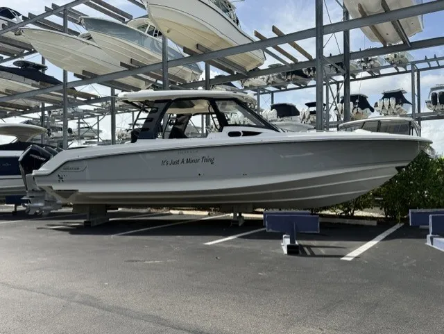Slide: The Image of Boston Whaler 350 REALM 2023 - 28