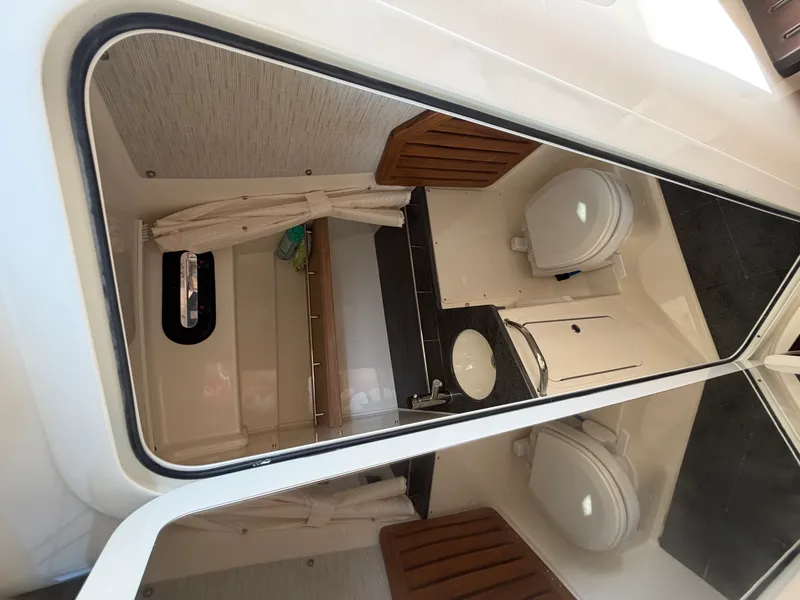 Slide: The Image of Boston Whaler 350 REALM 2023 - 21