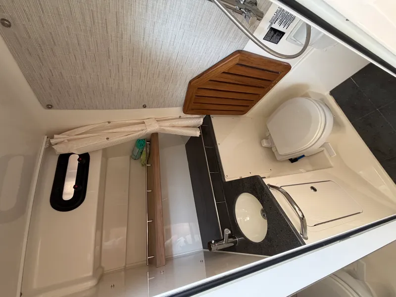 Slide: The Image of Boston Whaler 350 REALM 2023 - 22