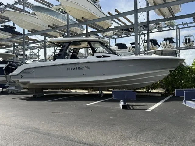 Slide: The Image of Boston Whaler 350 REALM 2023 - 27