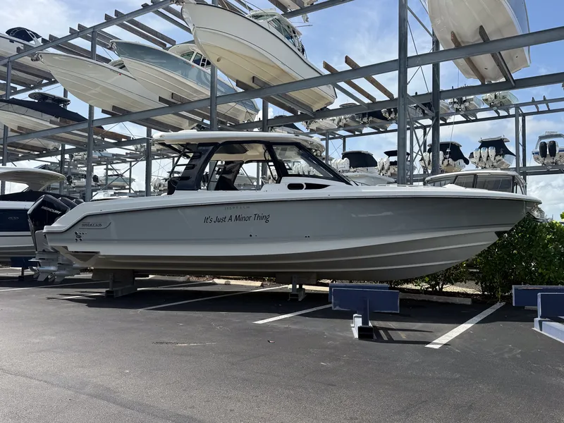 Slide: The Image of Boston Whaler 350 REALM 2023 - 0