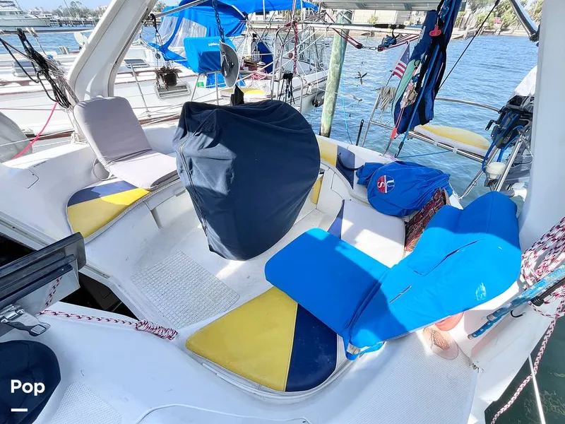 Slide: The Image of Cover - Helm - 16235659