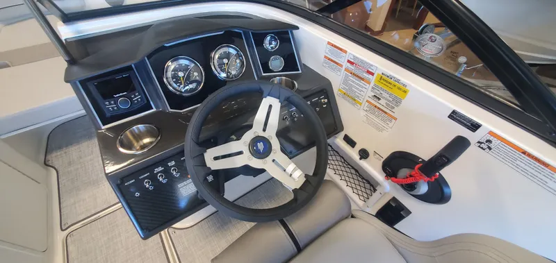 Slide: The Image of Bayliner VR5 2024 - 2