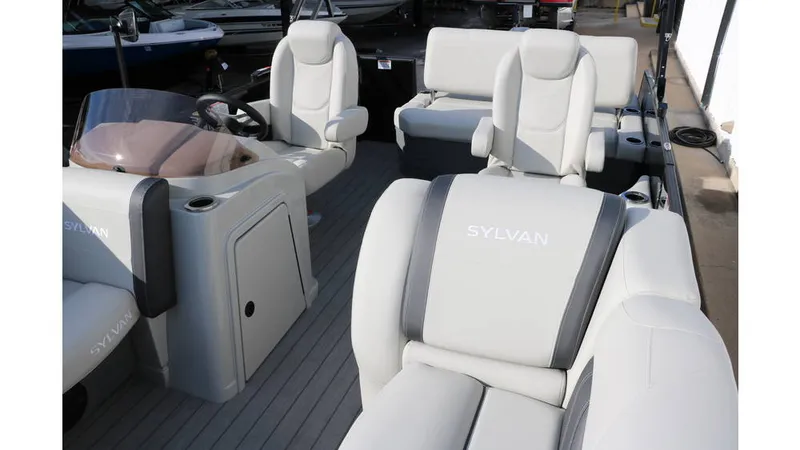 Slide: The Image of Sylvan Mirage 820 CLZ DH Premium 2025 - 2
