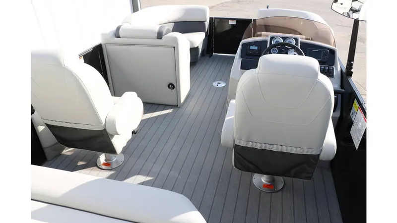 Slide: The Image of Sylvan Mirage 820 CLZ DH Premium 2025 - 8