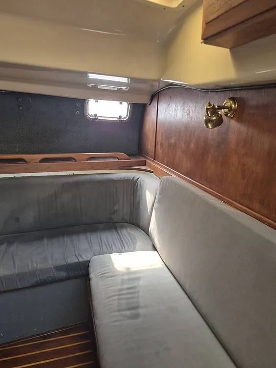 Slide: The Image of Spacious Seating Area - 16198065