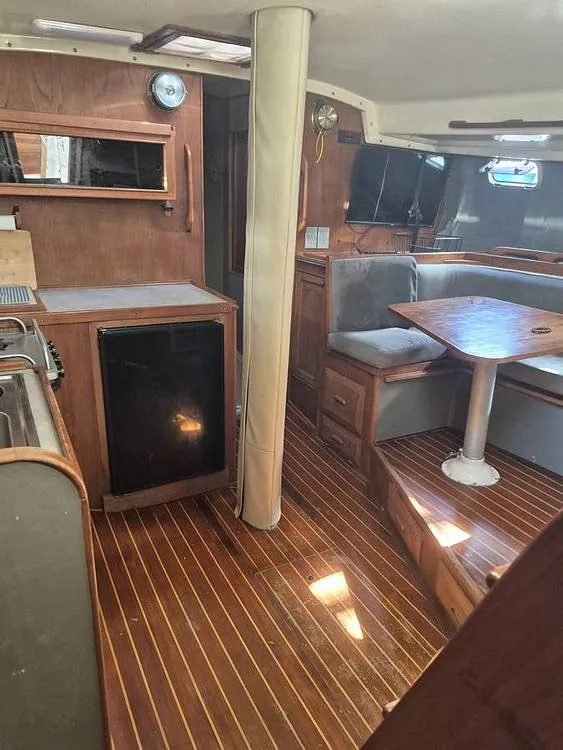 Slide: The Image of DINING TABLE - 16198067