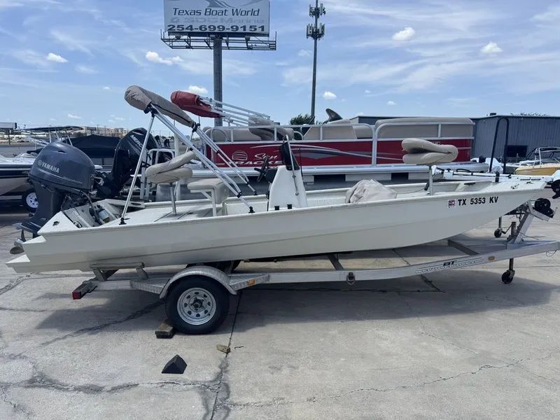 The Image of Xpress Boats Xplorer CC Series XP18CC 2013 - undefined