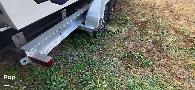 Slide: The Image of Absolute VS 27 2008 - 16227310