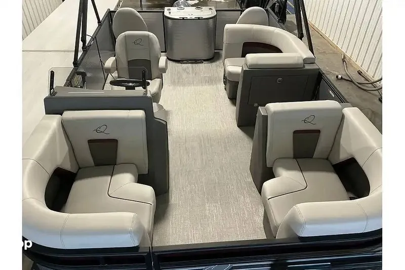 Slide: The Image of Qwest E CLASS 16 XRE CRUISE 2025 - 16208662