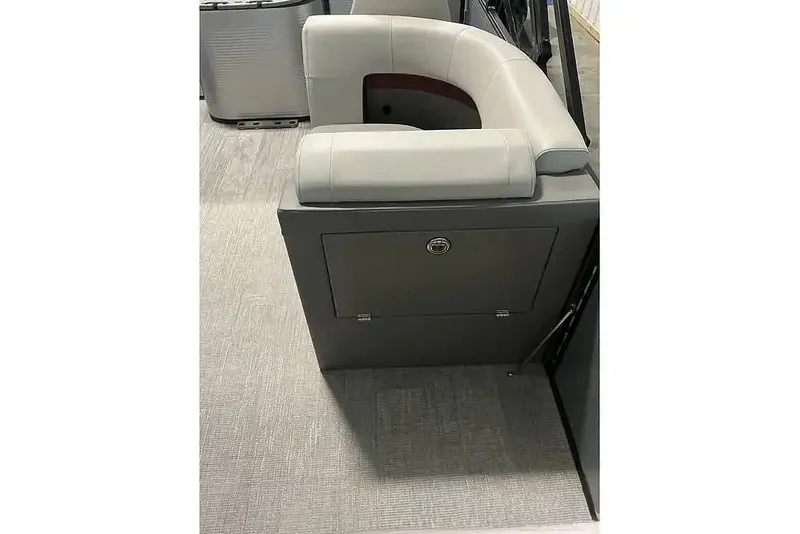 Slide: The Image of Qwest E CLASS 16 XRE CRUISE 2025 - 16208664