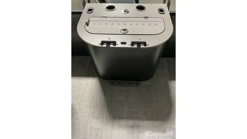 Slide: The Image of Qwest E-Class 22 XRE CRUISE 2025 - 16209342