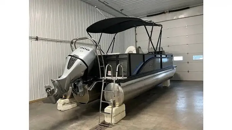 Slide: The Image of Qwest E-Class 22 XRE CRUISE 2025 - 16209343