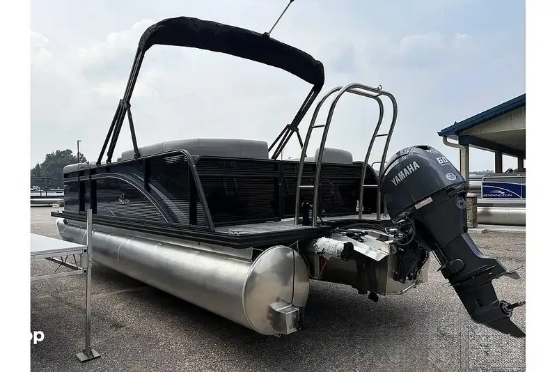 Slide: The Image of Qwest E-CLASS 20 RLS 2023 - 16208676