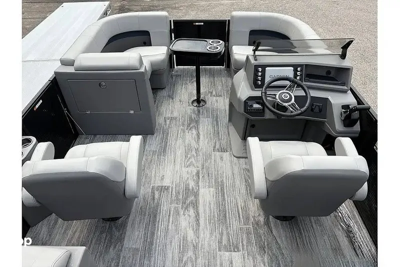 Slide: The Image of Qwest E-CLASS 20 RLS 2023 - 16208674