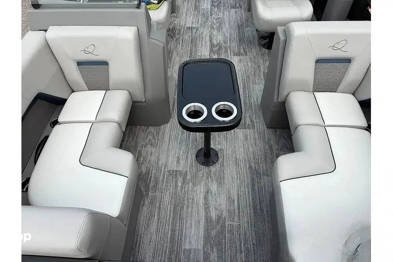 Slide: The Image of Qwest E-CLASS 20 RLS 2023 - 16208677