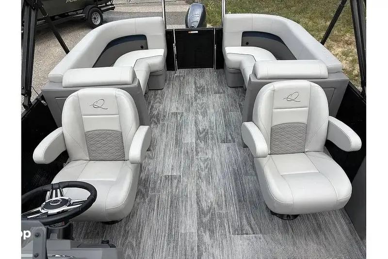 Slide: The Image of Qwest E-CLASS 20 RLS 2023 - 16208678