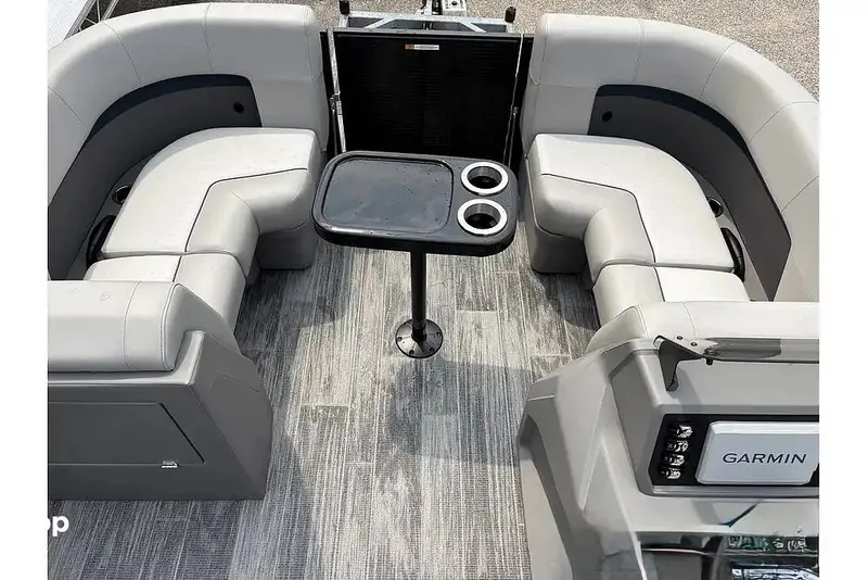 Slide: The Image of Qwest E-CLASS 20 RLS 2023 - 16208681