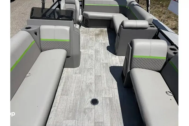 Slide: The Image of Qwest E CLASS 20 LANAI-LTZ 2024 - 16208686