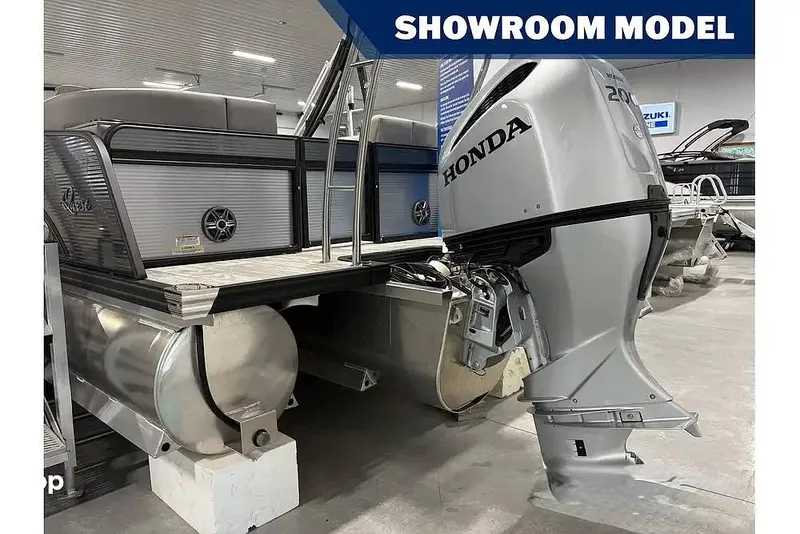 Slide: The Image of Qwest M-CLASS 8524 RLS-RTZ 2023 - 16210266