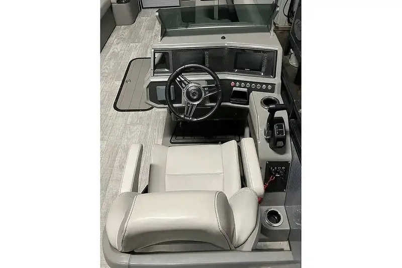 Slide: The Image of Qwest M-CLASS 8524 RLS-RTZ 2023 - 16210260