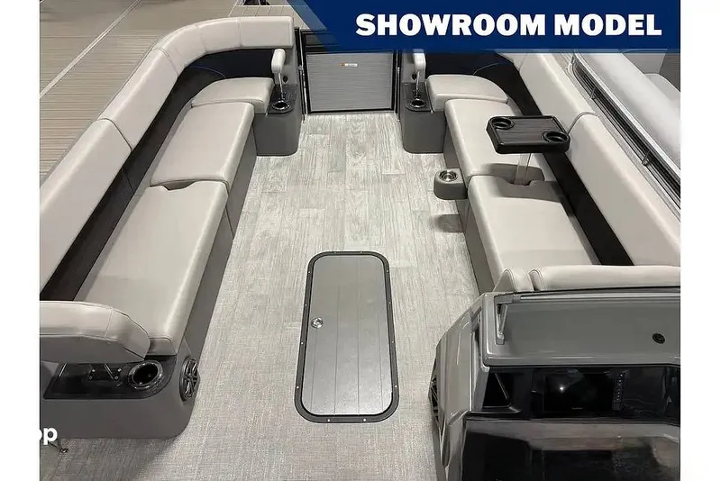 Slide: The Image of Qwest M-CLASS 8524 RLS-RTZ 2023 - 16210262