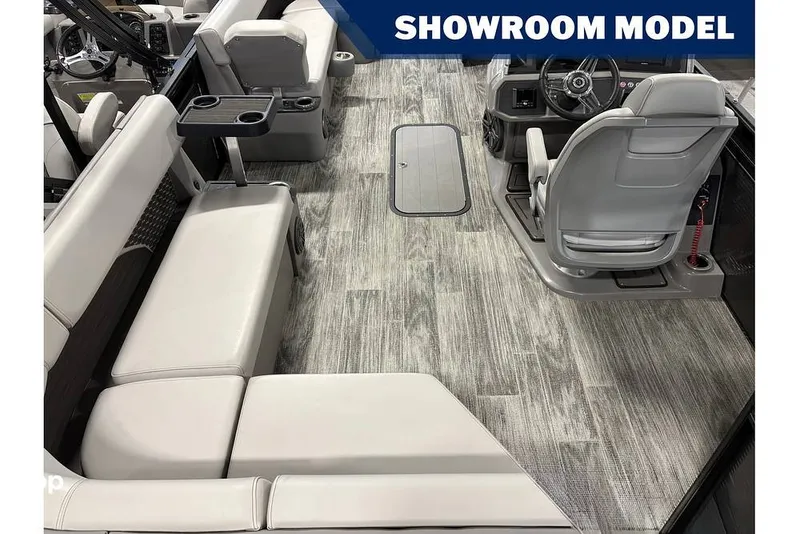 Slide: The Image of Qwest M-CLASS 8522 LANAI-RTZ 2023 - 16212720