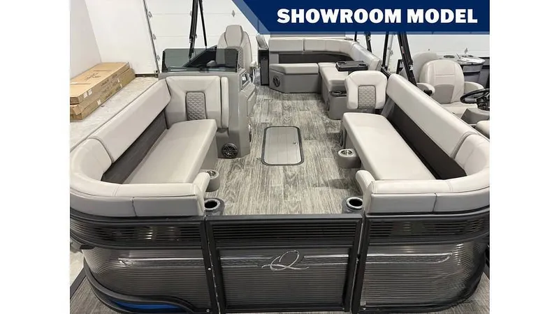 Slide: The Image of Qwest M-CLASS 8522 LANAI-RTZ 2023 - 16212717