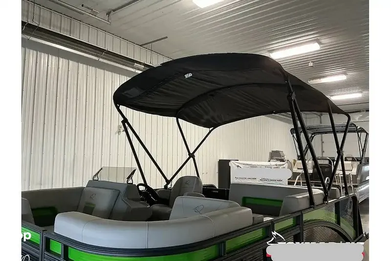 Slide: The Image of Qwest E CLASS 16 LANAI 2025 - 16209596