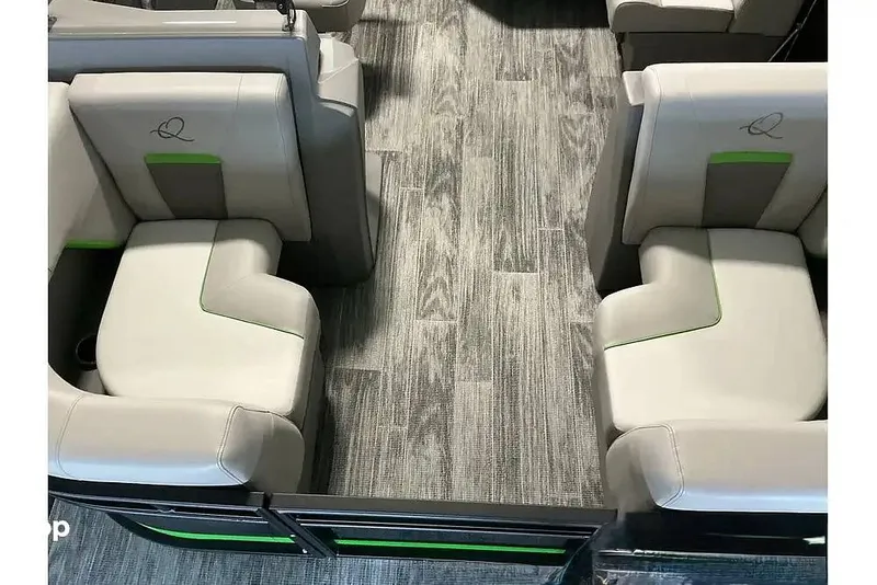 Slide: The Image of Qwest E CLASS 16 LANAI 2025 - 16209595