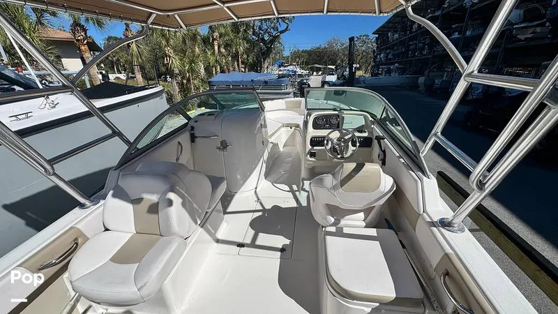 Slide: The Image of Robalo R227 2018 - 16211758