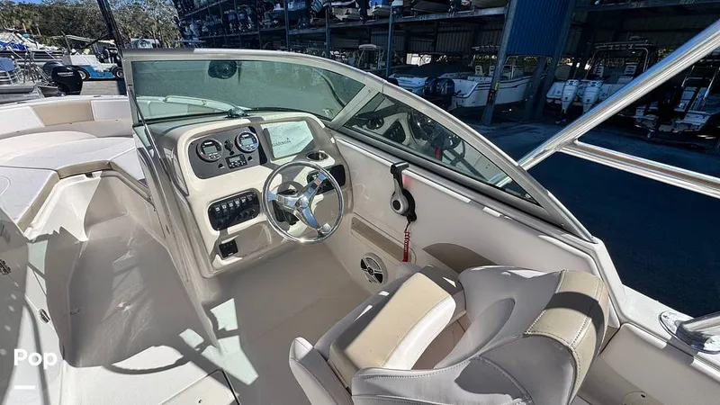 Slide: The Image of Robalo R227 2018 - 16211760