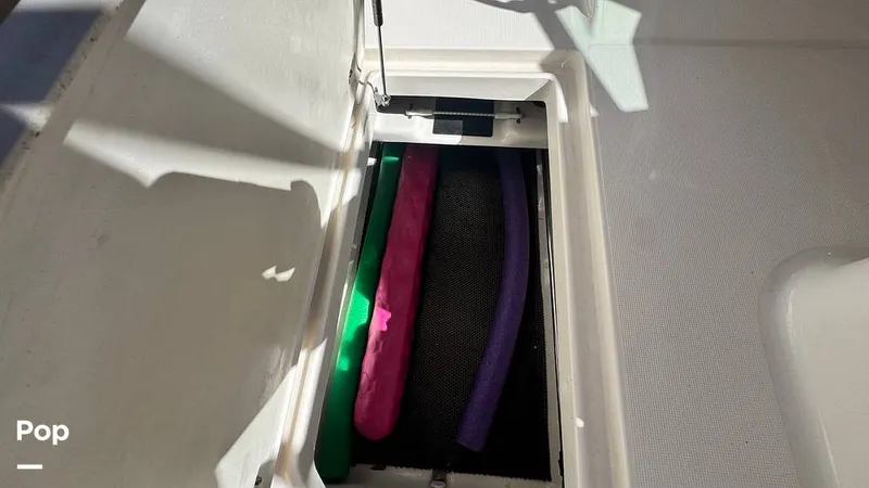 Slide: The Image of Robalo R227 2018 - 16211761