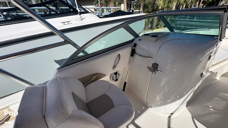 Slide: The Image of Robalo R227 2018 - 16211763