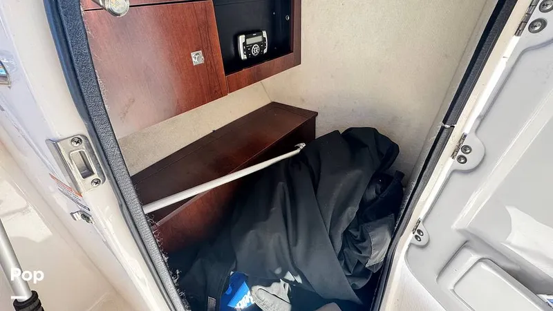 Slide: The Image of Robalo R227 2018 - 16211764