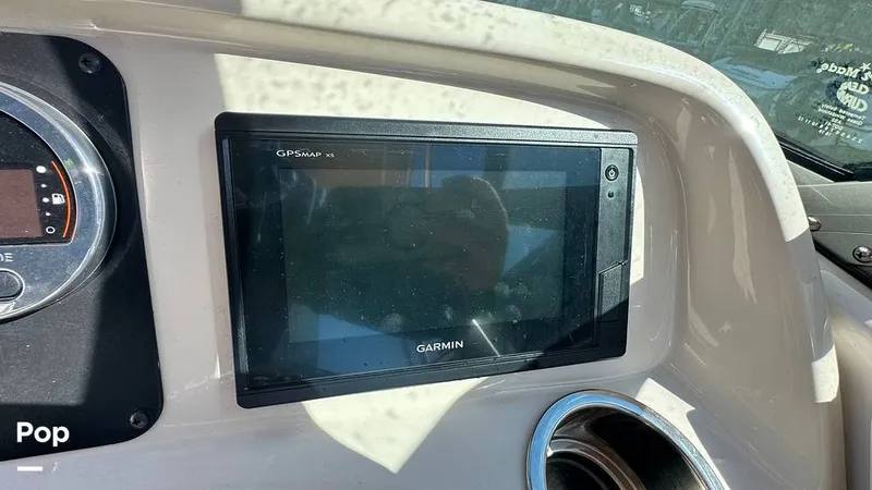 Slide: The Image of Robalo R227 2018 - 16211767