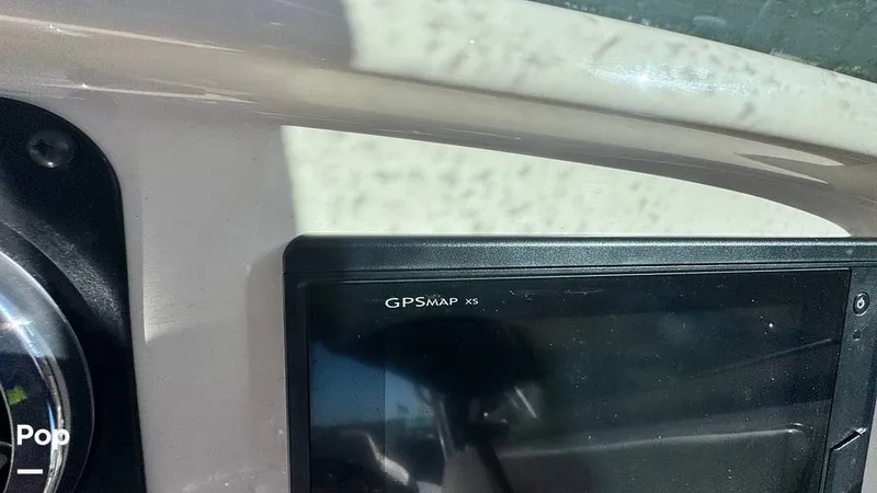 Slide: The Image of Robalo R227 2018 - 16211768