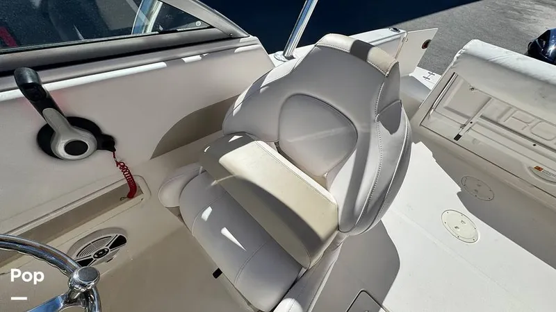 Slide: The Image of Robalo R227 2018 - 16211769