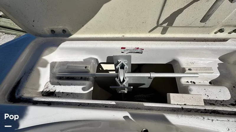 Slide: The Image of Robalo R227 2018 - 16211775