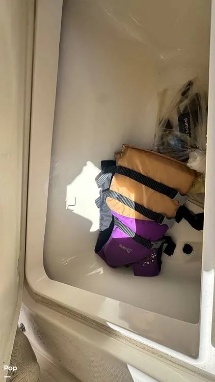 Slide: The Image of Robalo R227 2018 - 16211777