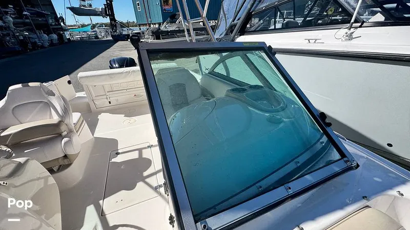 Slide: The Image of Robalo R227 2018 - 16211778