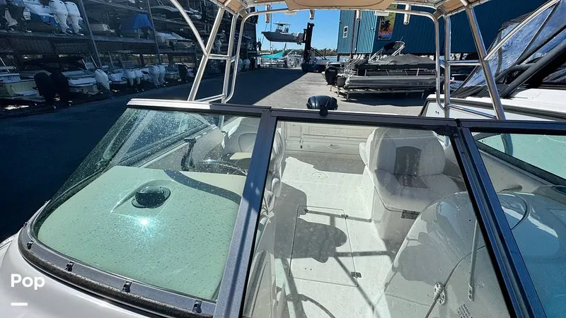 Slide: The Image of Robalo R227 2018 - 16211779