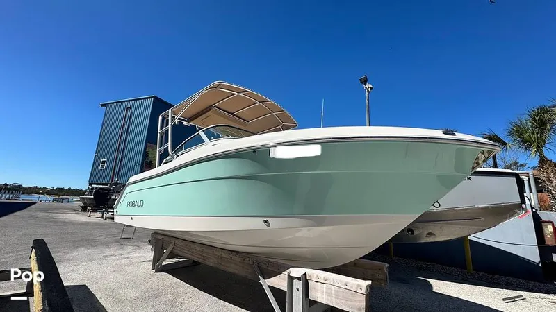 Slide: The Image of Robalo R227 2018 - 16211747