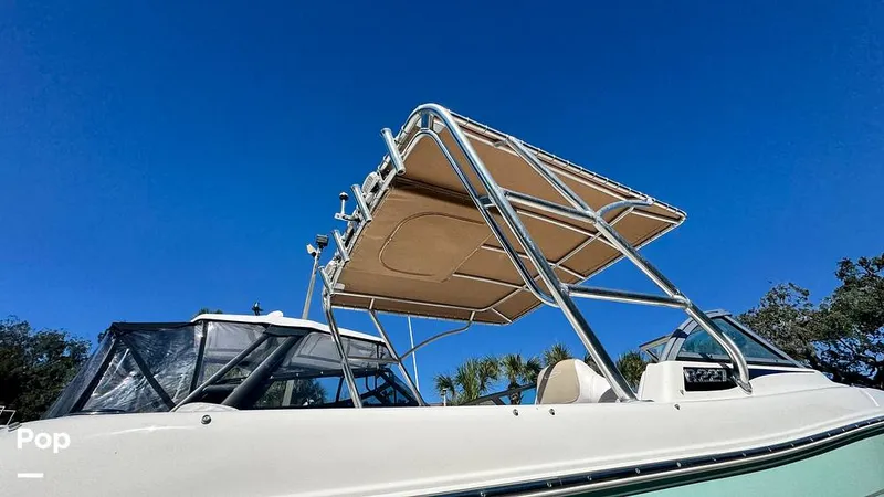 Slide: The Image of Robalo R227 2018 - 16211806