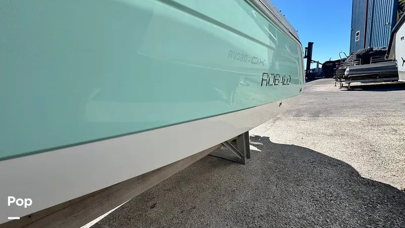 Slide: The Image of Robalo R227 2018 - 16211812