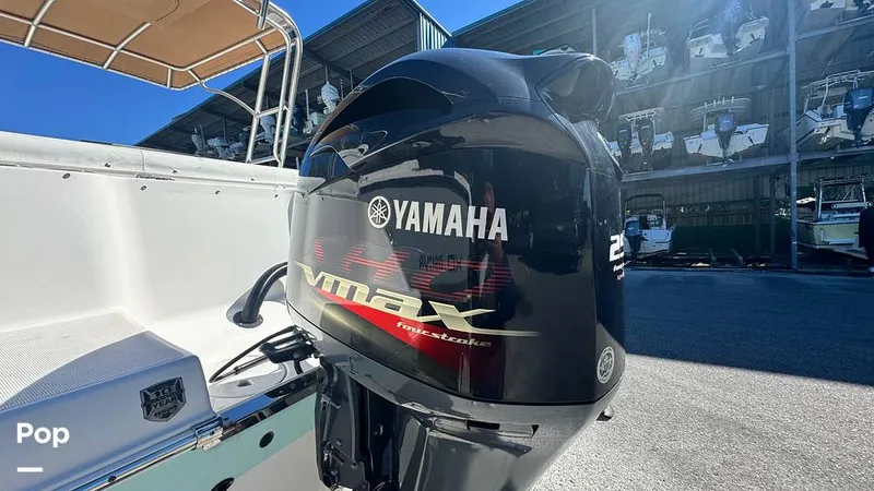 Slide: The Image of Robalo R227 2018 - 16211752