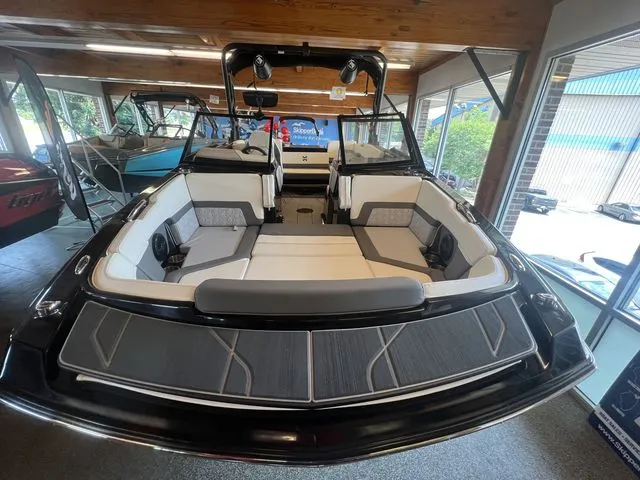 Slide: The Image of Heyday Wake Boats 22-H22 2023 - 2