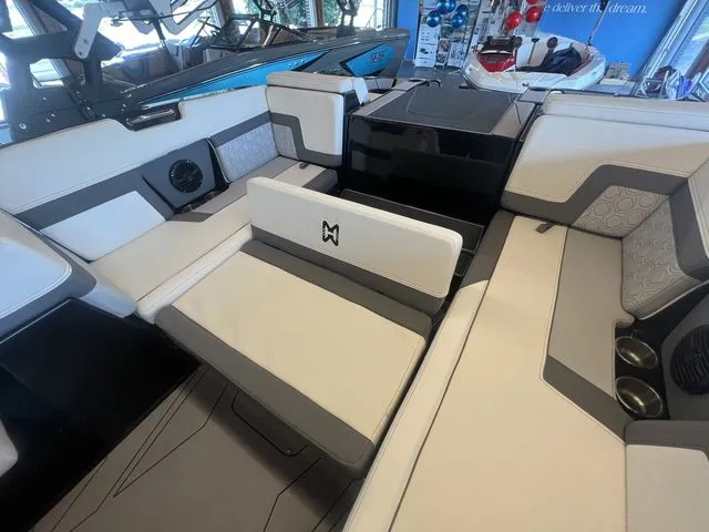 Slide: The Image of Heyday Wake Boats 22-H22 2023 - 8