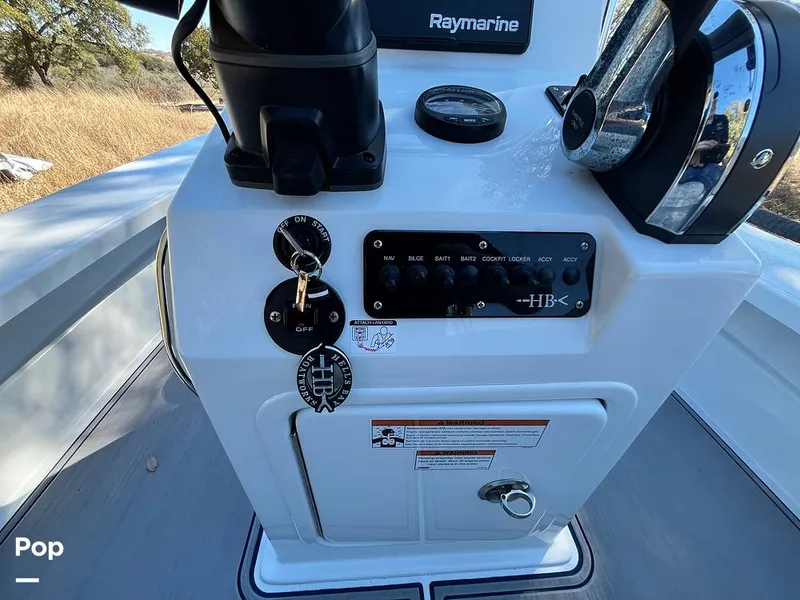 Slide: The Image of Hells Bay Professional 2023 - 16229886